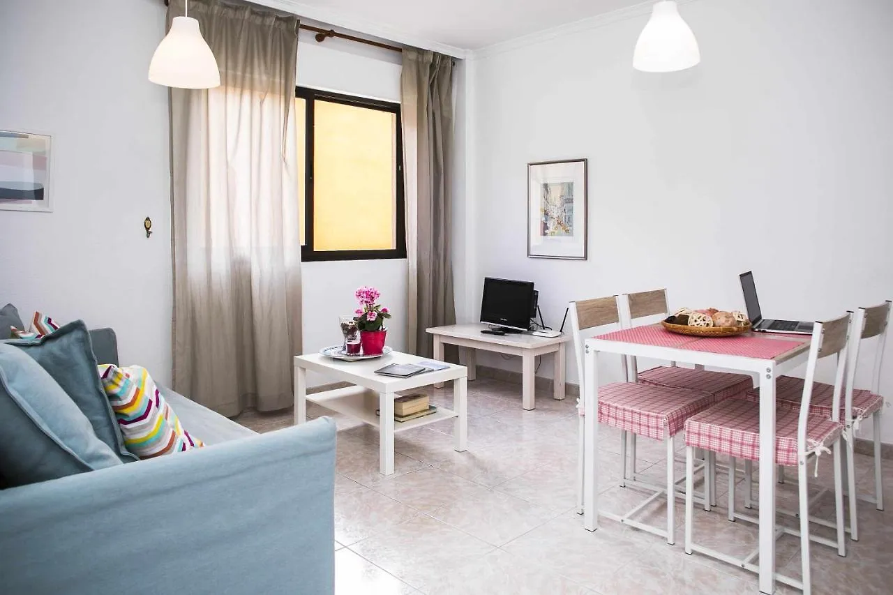 Apartamento Confortable vivienda vacacional en La Laguna a 5 MIN tranvía y WiFi